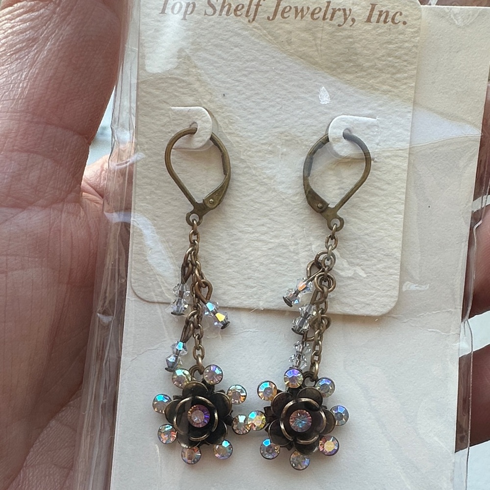 Floral Drop Earrings - Antique Gold Color - Picture 6 of 6